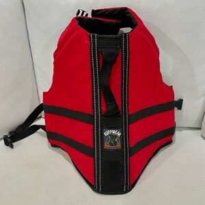 Ruffwear life jacket for medium dog red with black handle lift and easy clip tie